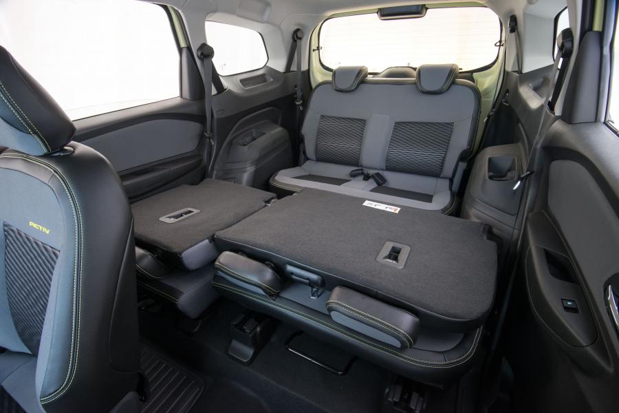 Интерьер Chevrolet Spin Activ 2018 года  (фото 7 из 14)